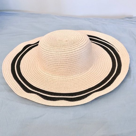 Beach Hat/ Straw Hat - Picture 2 of 6